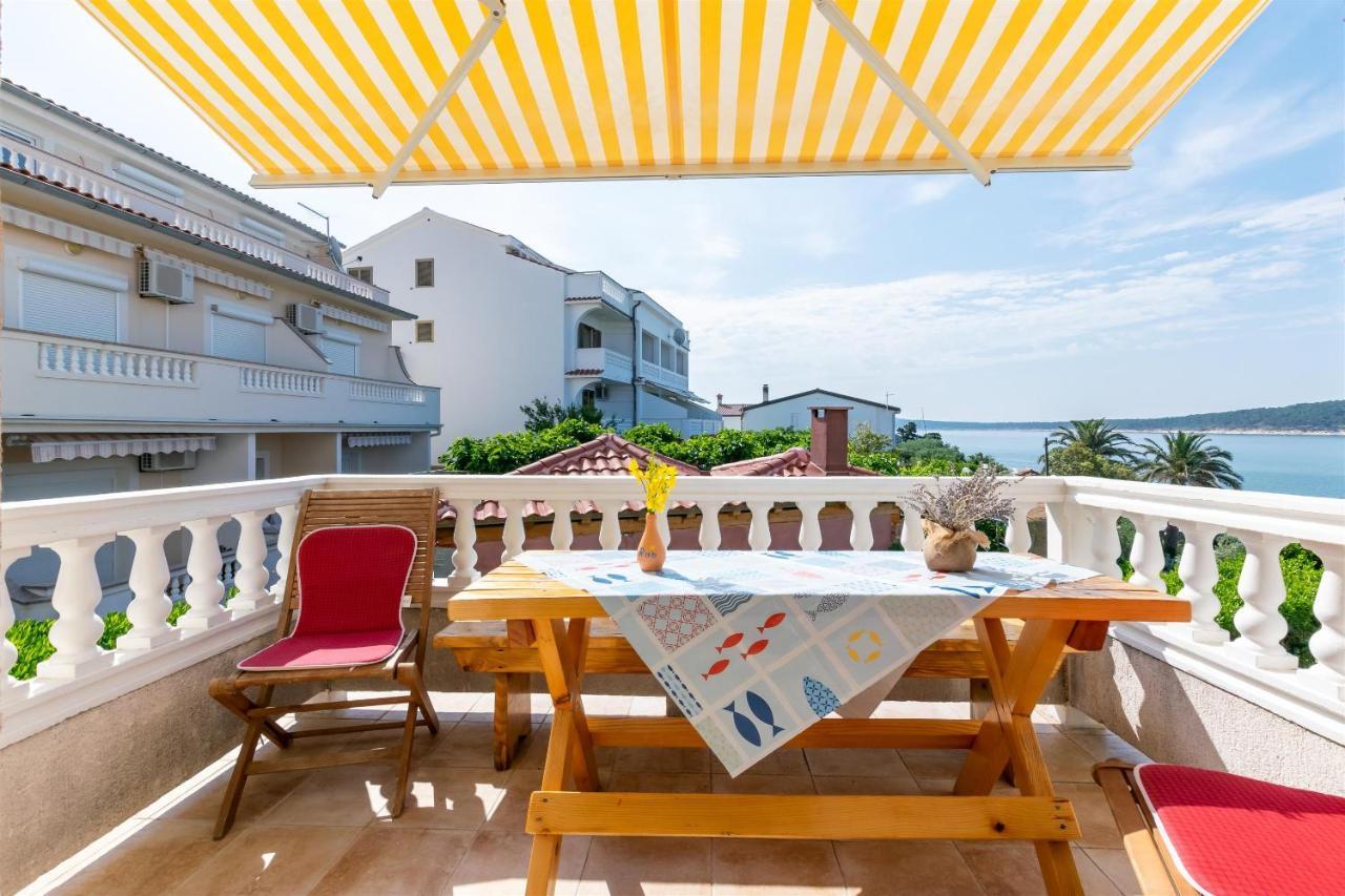 Apartments Biserka Barbat na Rabu Ngoại thất bức ảnh