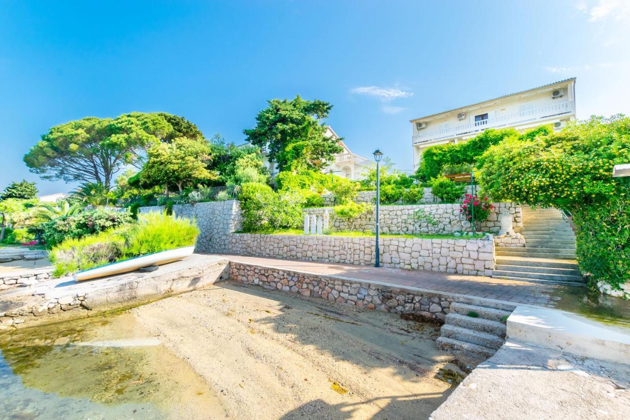 Apartments Biserka Barbat na Rabu Ngoại thất bức ảnh