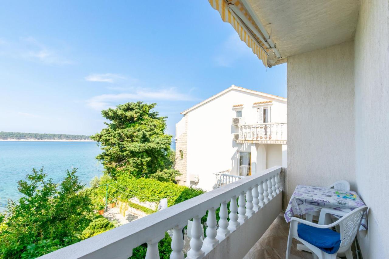 Apartments Biserka Barbat na Rabu Ngoại thất bức ảnh