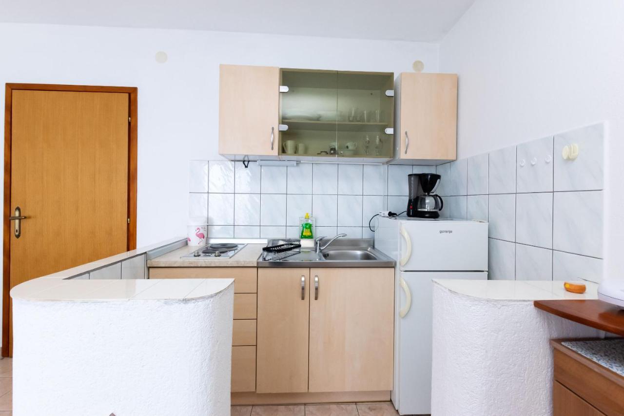 Apartments Biserka Barbat na Rabu Ngoại thất bức ảnh