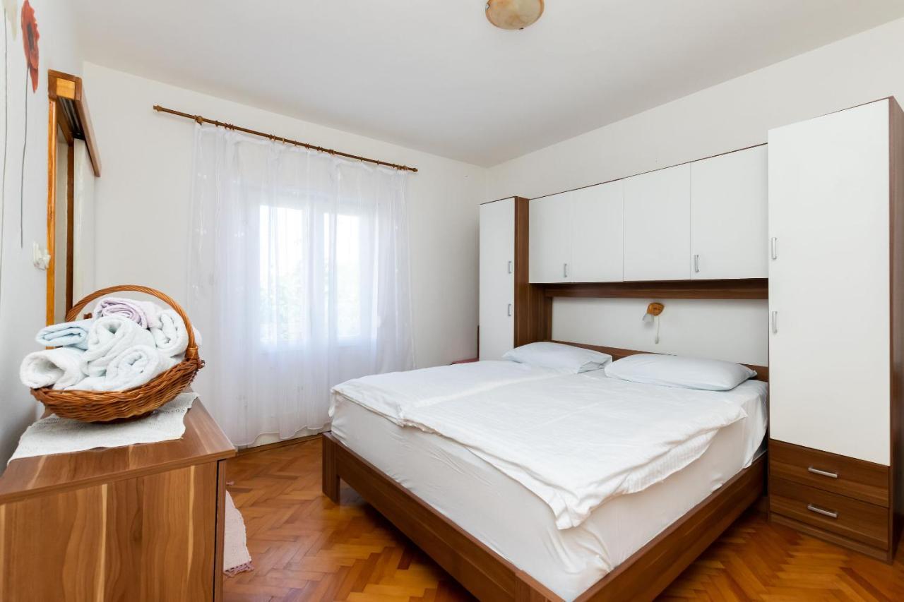Apartments Biserka Barbat na Rabu Ngoại thất bức ảnh