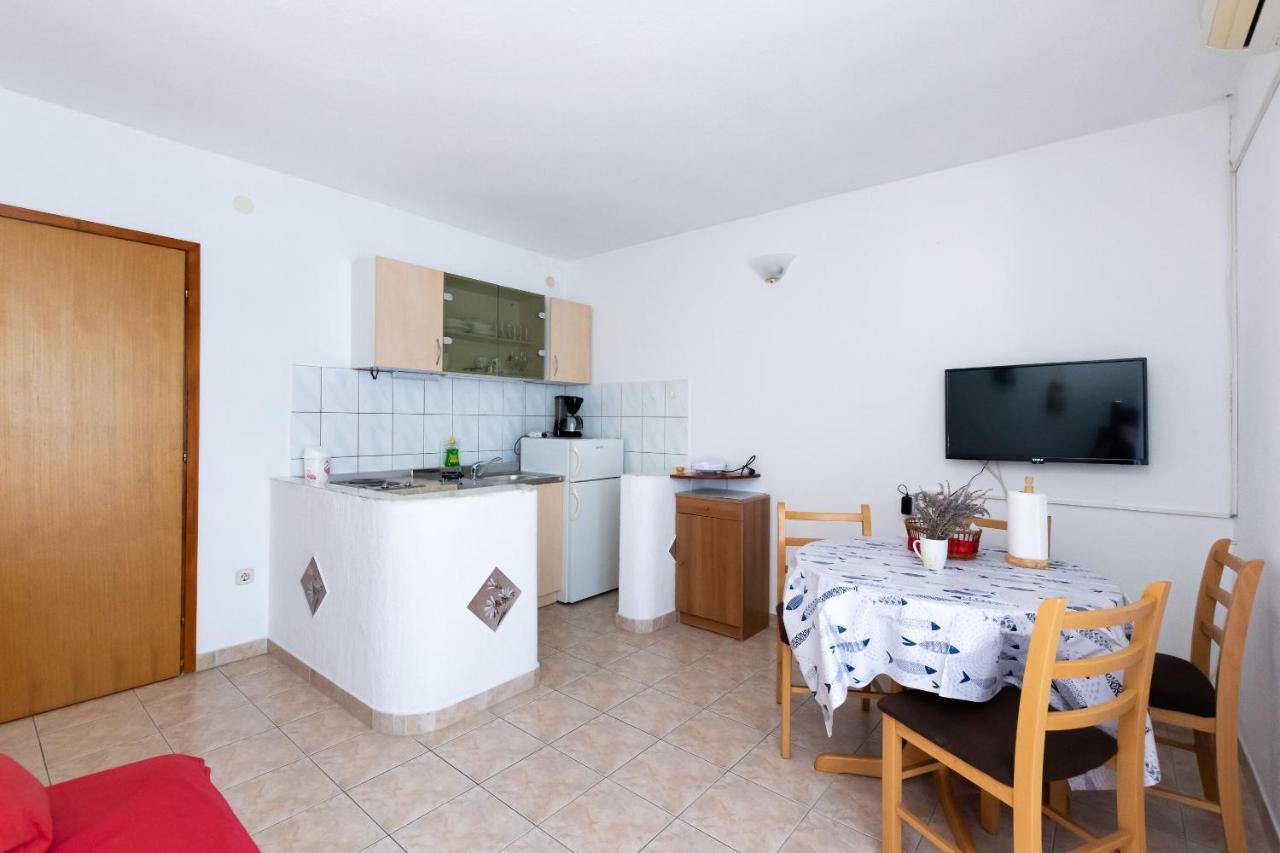 Apartments Biserka Barbat na Rabu Ngoại thất bức ảnh