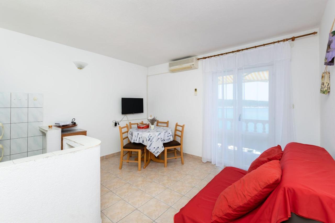 Apartments Biserka Barbat na Rabu Ngoại thất bức ảnh