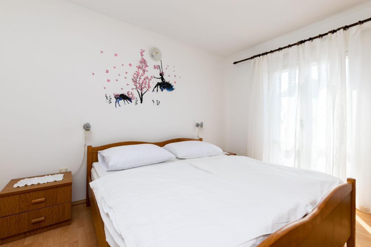 Apartments Biserka Barbat na Rabu Ngoại thất bức ảnh