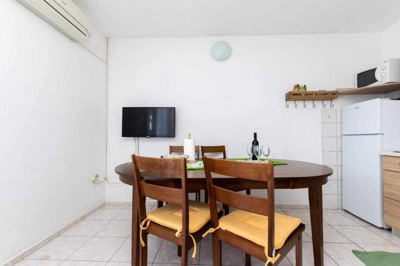 Apartments Biserka Barbat na Rabu Ngoại thất bức ảnh