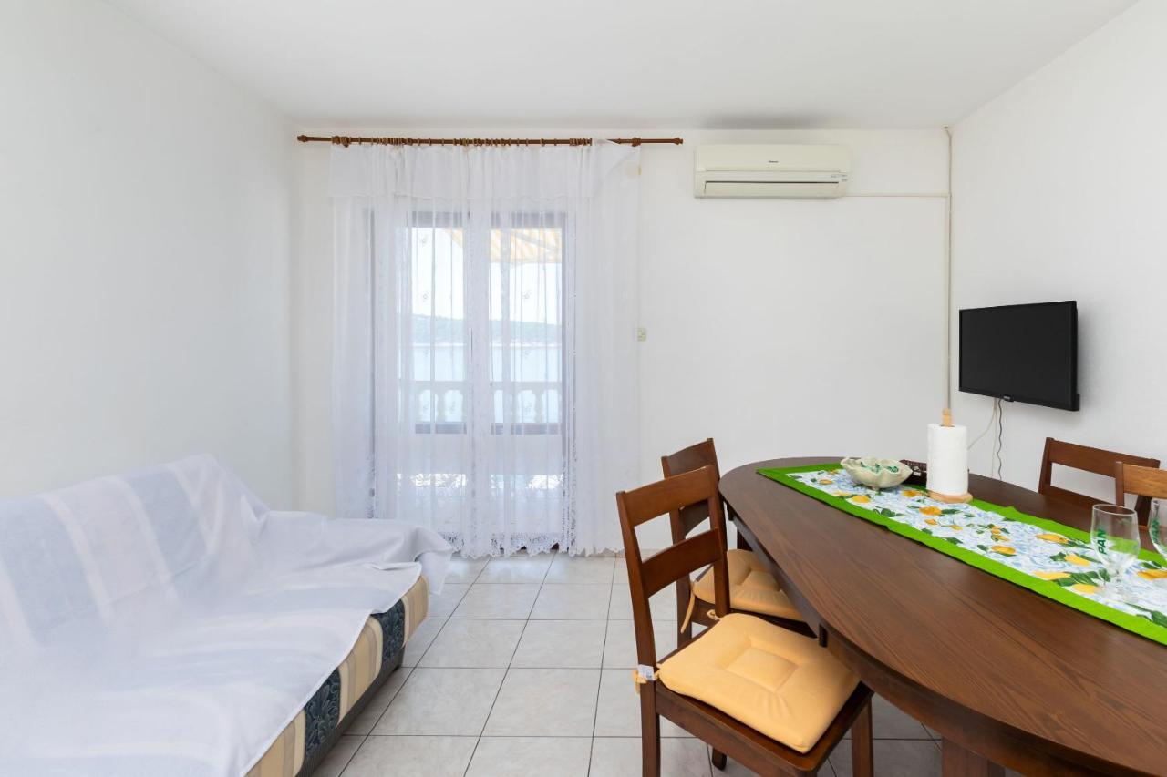 Apartments Biserka Barbat na Rabu Ngoại thất bức ảnh