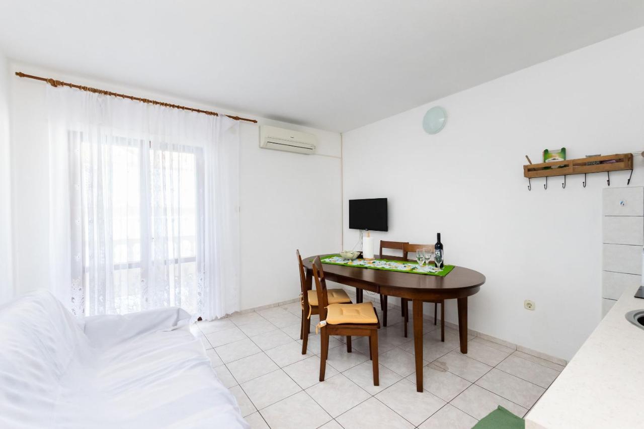 Apartments Biserka Barbat na Rabu Ngoại thất bức ảnh