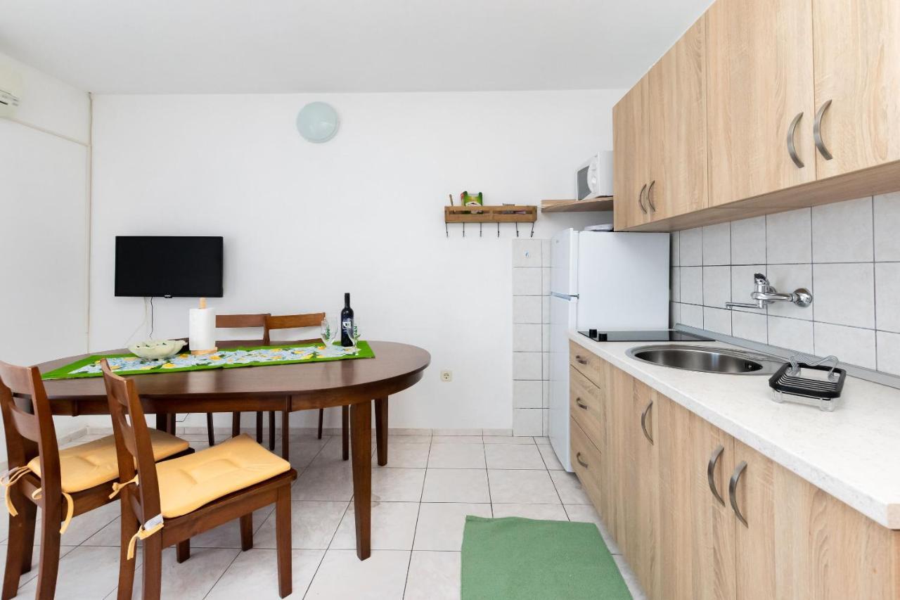 Apartments Biserka Barbat na Rabu Ngoại thất bức ảnh