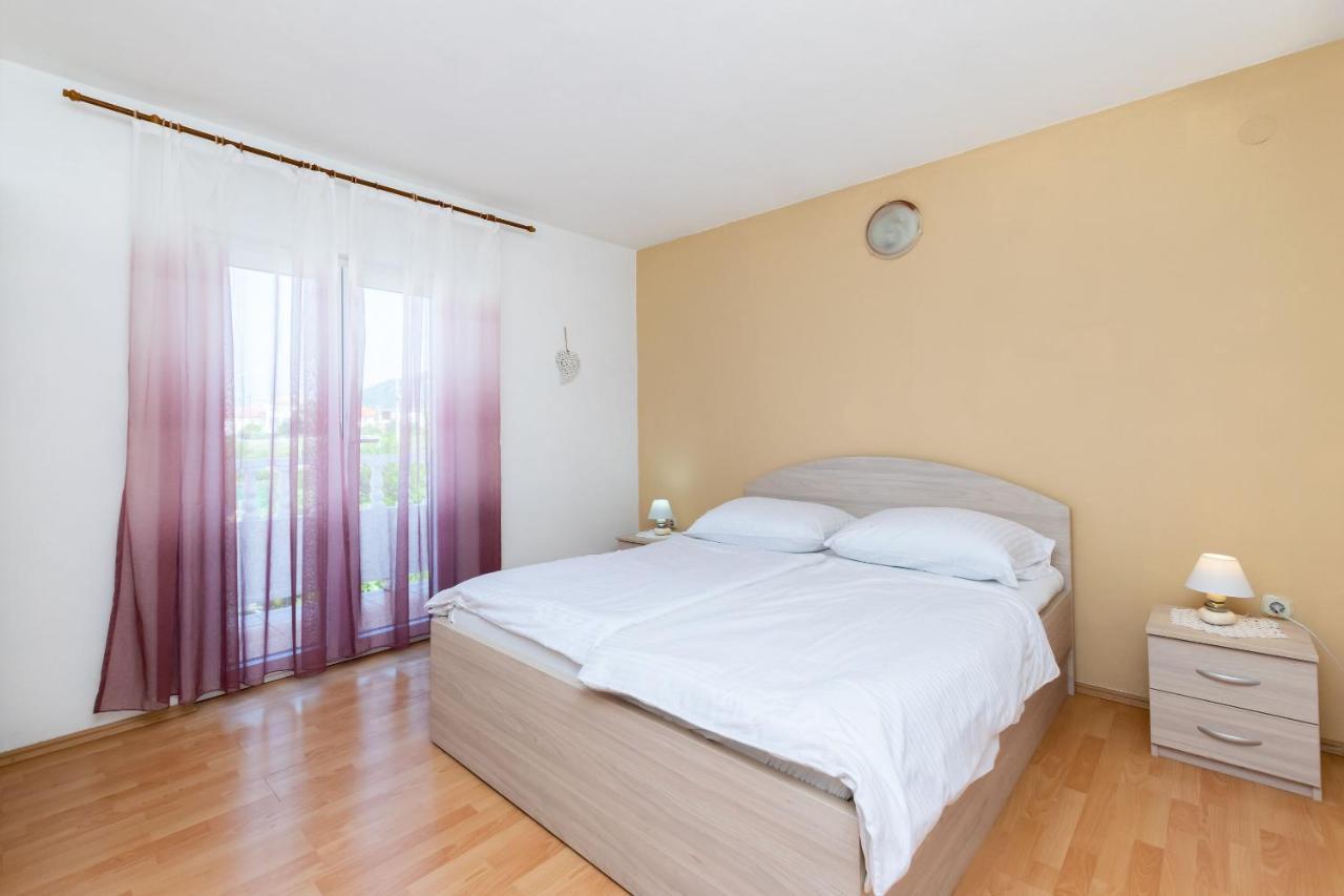 Apartments Biserka Barbat na Rabu Ngoại thất bức ảnh