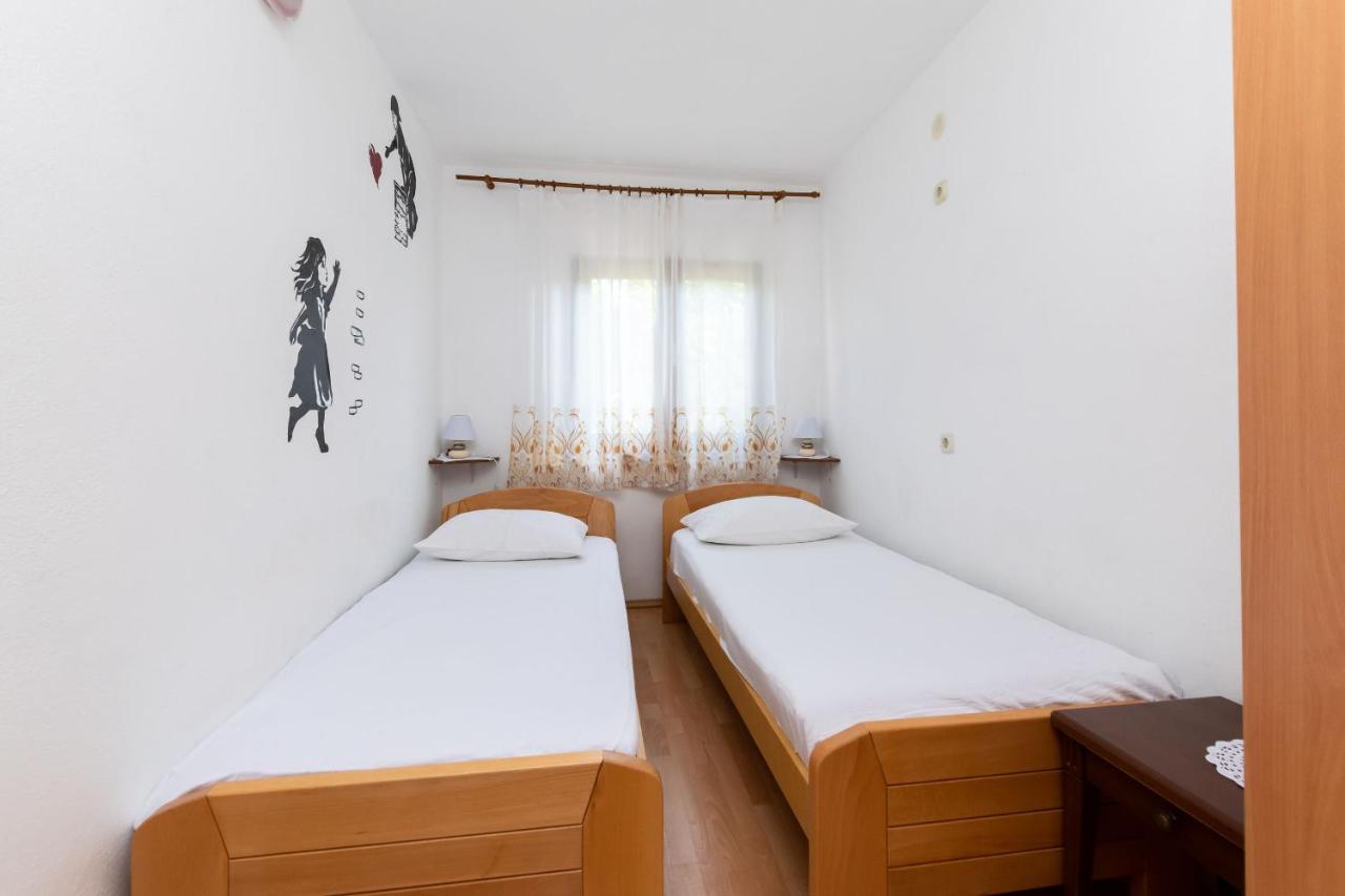 Apartments Biserka Barbat na Rabu Ngoại thất bức ảnh